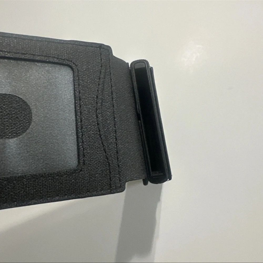Wallet with card holder and ID holder, black with magnetic closure, new